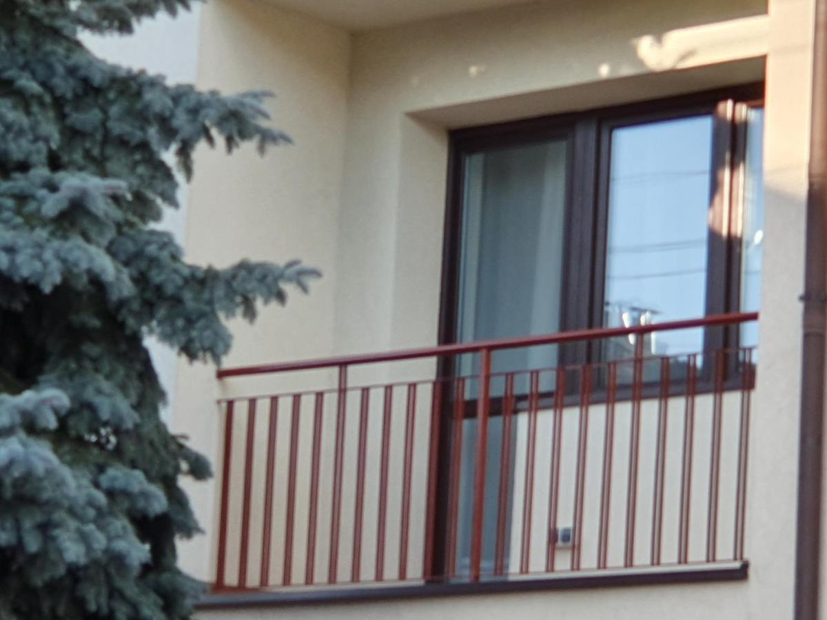 Hostel Mleczna - Metro Zacisze ワルシャワ エクステリア 写真