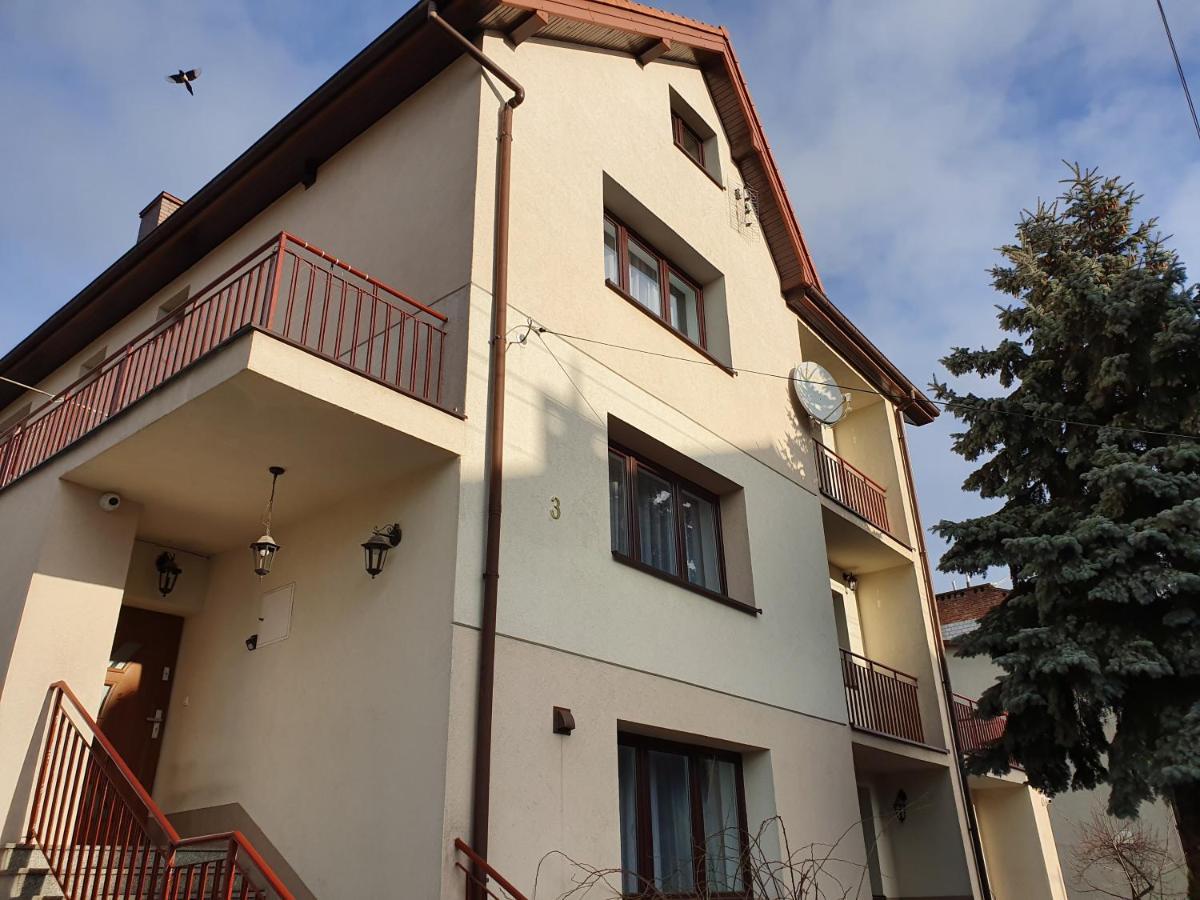 Hostel Mleczna - Metro Zacisze ワルシャワ エクステリア 写真
