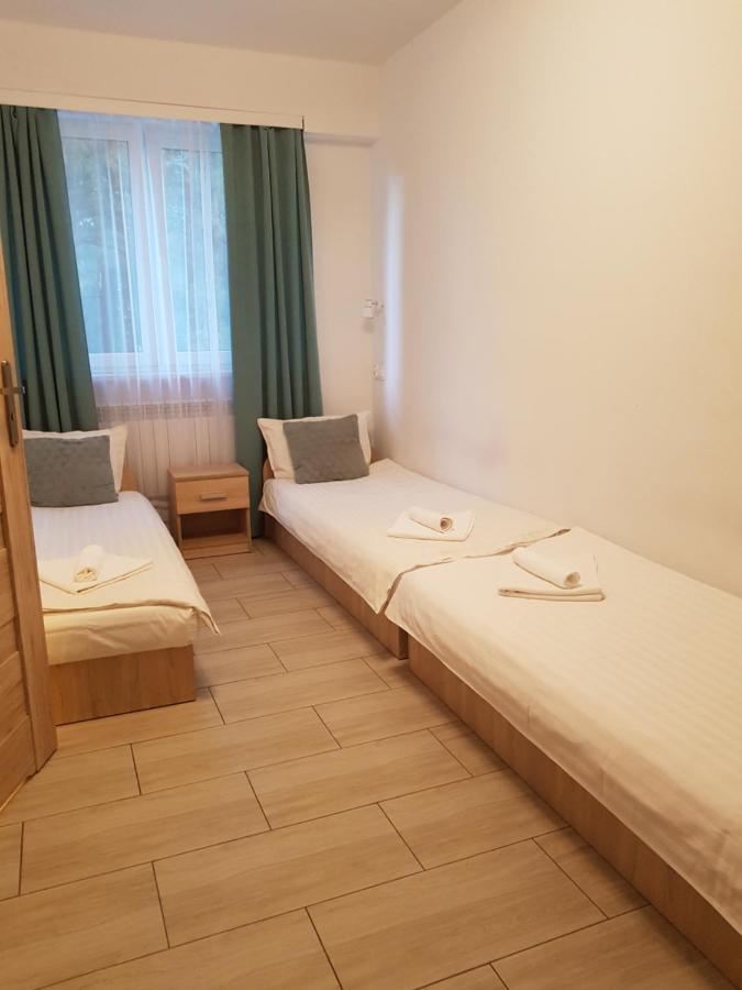 Hostel Mleczna - Metro Zacisze ワルシャワ エクステリア 写真